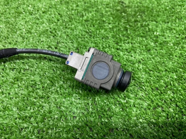 Камера заднего вида для Mercedes-Benz S class W222 2013-2017 на фотографиях