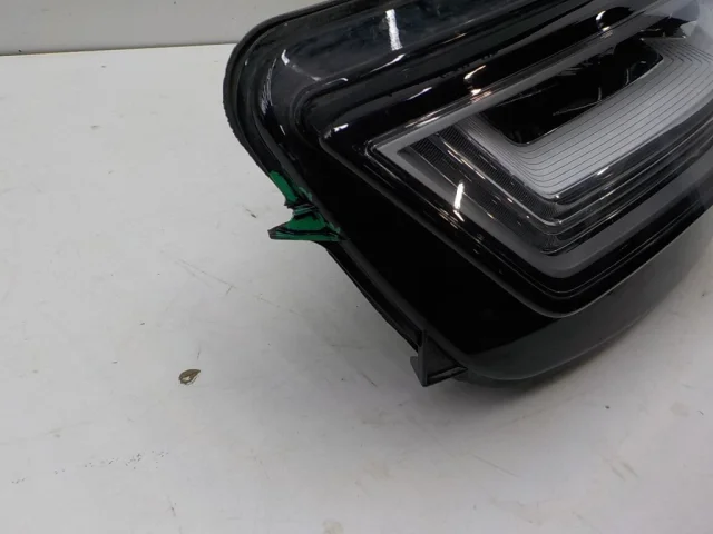 Фара левая для Audi A6 C7 Avant 2010-2018 на фотографиях