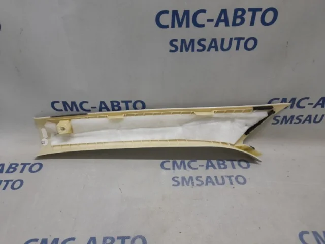 Накладка лобового стекла левая для Mercedes-Benz GLK class X204 2008-2016 на фотографиях