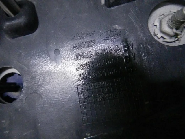 Решетка радиатора для Ford Explorer U502 rest 2014-2019 на фотографиях