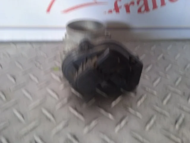 Дроссельная заслонка для Ford Galaxy CD340 2006-2015 на фотографиях