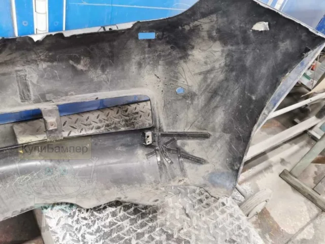 Бампер передний для Toyota Land Cruiser 200 (JDM) 2007-2013 на фотографиях