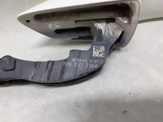 Уплотнитель передней правой двери для Volkswagen Touareg II (7P5) Rest 2014-2018 на фотографиях