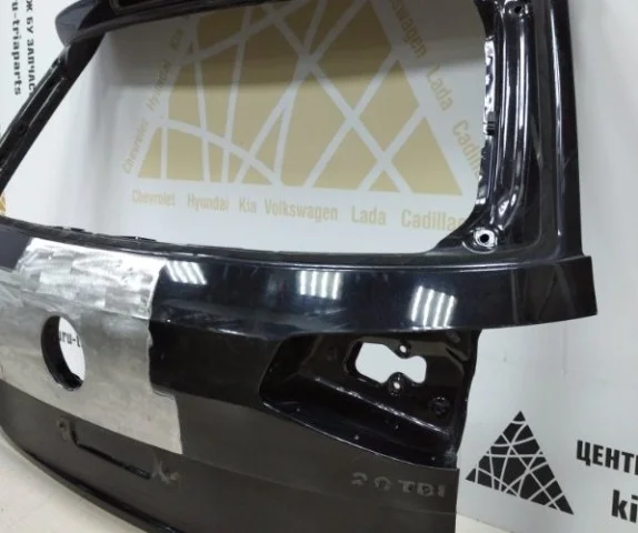 Крышка багажника для Volkswagen Passat (B8) Variant 2014-2019 на фотографиях