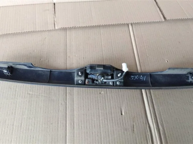 Накладка порога левая для Suzuki SX4 2006-2009 на фотографиях