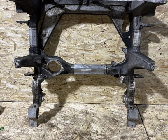 Подрамник двигателя для Porsche Panamera 970 rest 2013-2016 на фотографиях