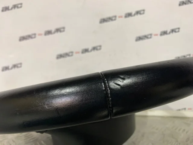 Руль для Volkswagen Passat Variant (B6, Typ 3C) 2004-2010 на фотографиях