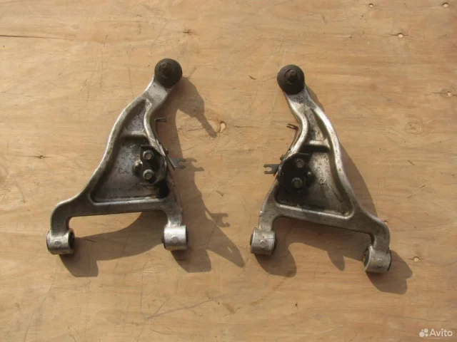 Рычаг передний правый нижний для Nissan Murano Z50 2002-2009 на фотографиях