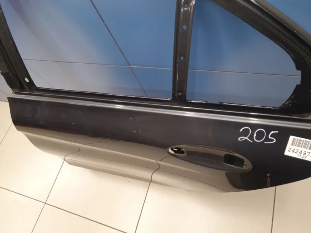 Двери для Mercedes-Benz C class C205 2014-2020 на фотографиях