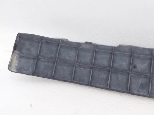 Усилитель переднего бампера для Infiniti QX 80 2013-2022 на фотографиях