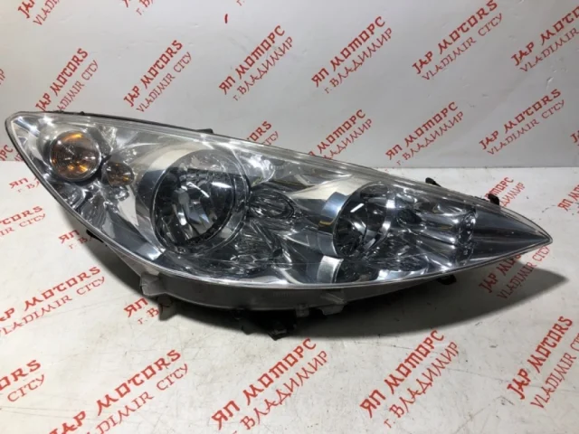 Фара правая для Peugeot 308 SW T7 2007-2014 на фотографиях