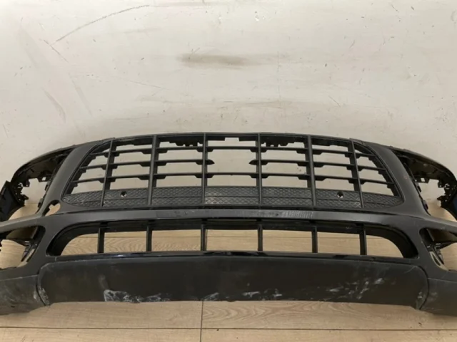 Бампер передний для Porsche Macan 95B 2014-2023 на фотографиях