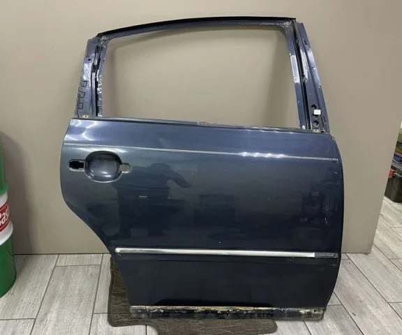 Дверь задняя правая для Volkswagen Passat Variant (B5, Typ 3B) 1996-2000 на фотографиях