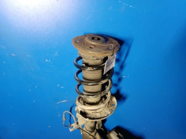 Амортизатор передний правый для Ford Galaxy CD340 2006-2015 на фотографиях