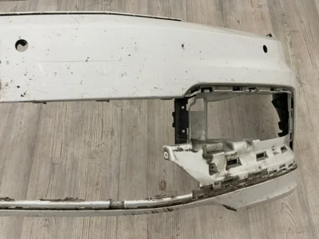 Бампер для Volkswagen Passat (B8.5) Variant, R-line, GTE 2019+ на фотографиях