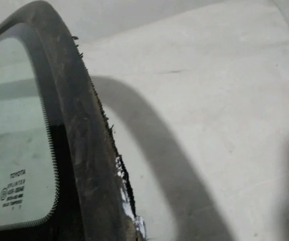 Стекла и зеркала для Toyota Avensis Универсал T250 2003-2008 на фотографиях