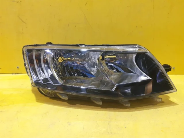 Фары для Skoda Octavia A7 Tour rest на фотографиях