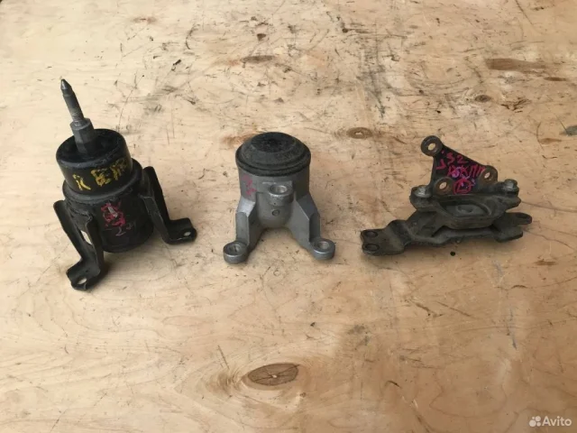 Подушка двигателя задняя левая нижняя для Nissan Teana J32 2008-2013 на фотографиях