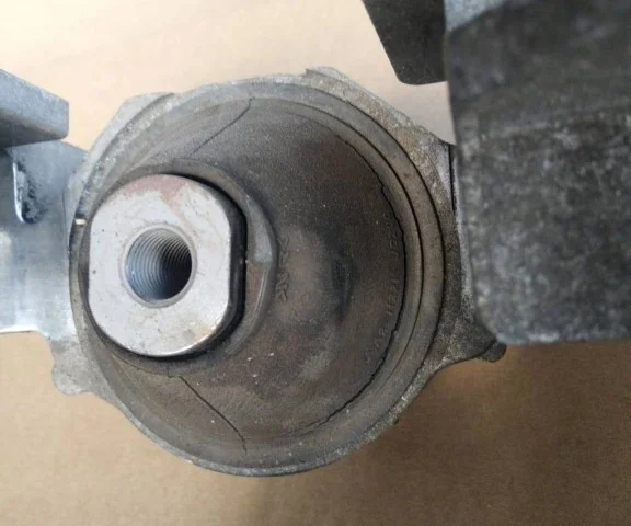 Подушка двигателя передняя левая верхняя для Nissan Qashqai J10 2006-2013 на фотографиях