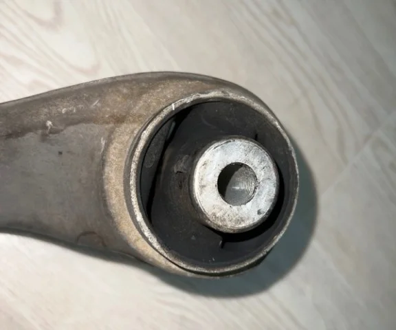 Рычаг передний левый нижний для BMW 5er Ф10 2010-2013 на фотографиях