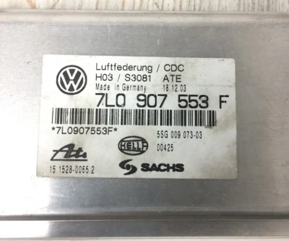 Блок управления пневмоподвеской для Volkswagen Touareg I (7L) 2002-2010 на фотографиях