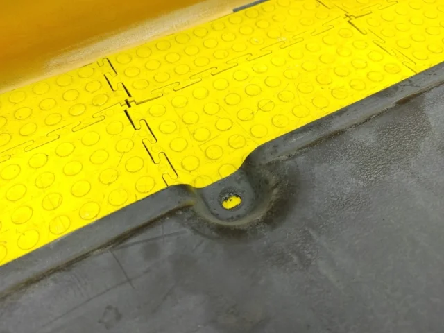 Защита днища для BMW 5er Е39 Touring 1997-2004 на фотографиях