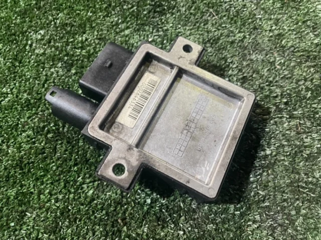 Реле свечей накала для BMW X5 Е70 2006-2013 на фотографиях