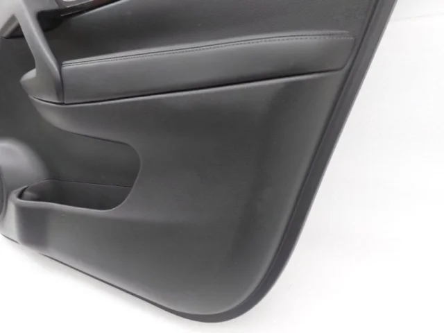 Уплотнитель передней правой двери для Nissan X-Trail T32 JDM 2013-2022 на фотографиях