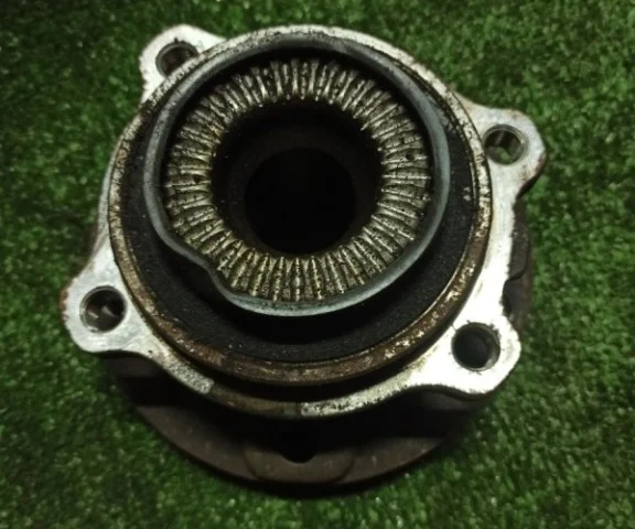 Ступичный подшипник передний для BMW X3 F25 2010-2017 на фотографиях