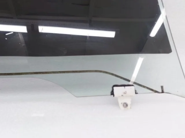 Стекла и зеркала для Infiniti QX 56 2010-2014 на фотографиях