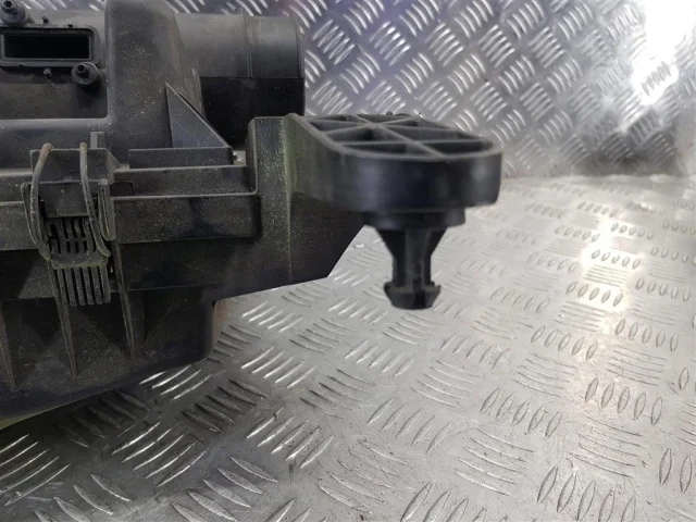 Корпус воздушного фильтра для Ford Transit 2006-2013 Фургон на фотографиях