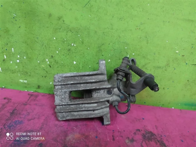 Суппорт задний правый для Skoda Octavia A5 Tour на фотографиях