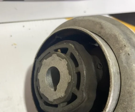 Рычаг передний левый нижний для Mercedes-Benz S class W222 2013-2017 на фотографиях