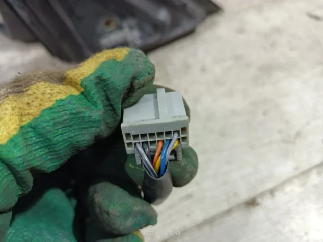 Стекла и зеркала для Ford Galaxy CD340 2006-2015 на фотографиях