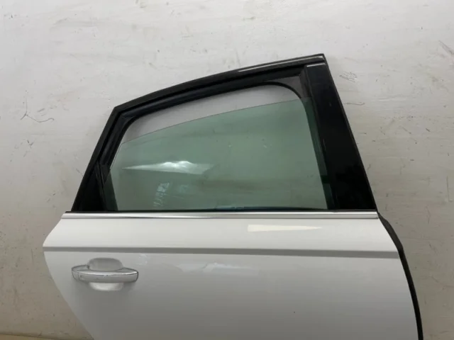 Двери для Audi A6 C7 Avant 2010-2018 на фотографиях