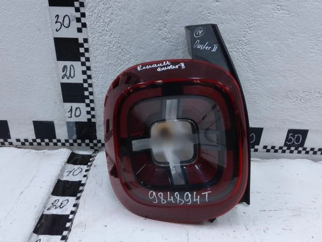 Фонарь левый для Renault Duster HM 2020+ на фотографиях