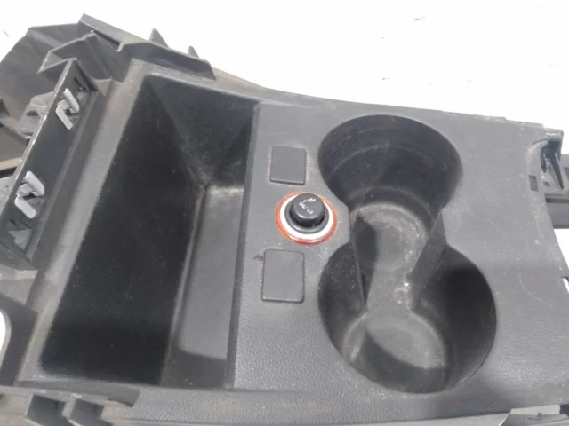 Крышка подлокотника для Volkswagen Polo V (6R) 2009-2014 на фотографиях