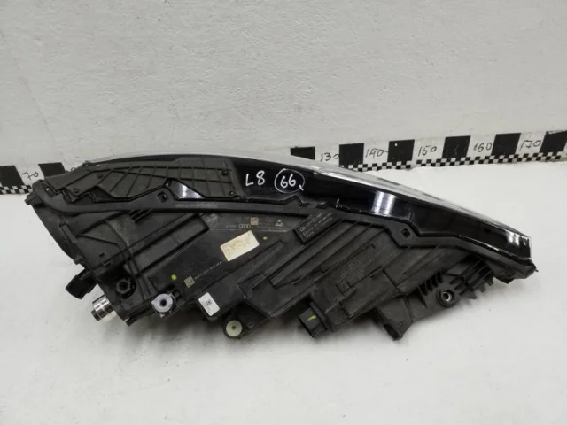 Фара ксенон левая для Audi Q8 4M 2018-2023 на фотографиях