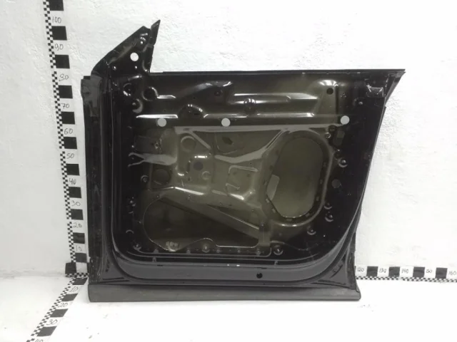 Дверь передняя правая для Audi Q8 4M 2018-2023 на фотографиях