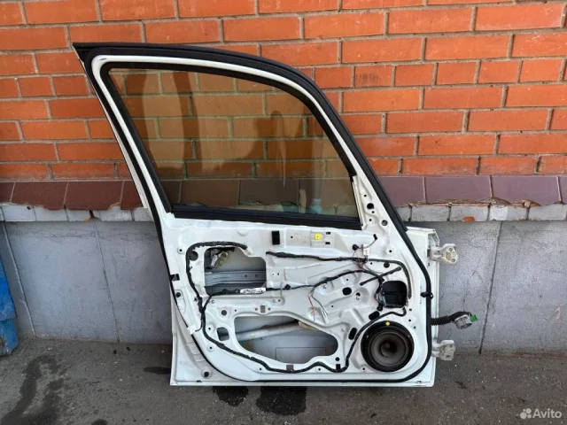 Дверь передняя левая для Suzuki SX4 2013-2016 на фотографиях