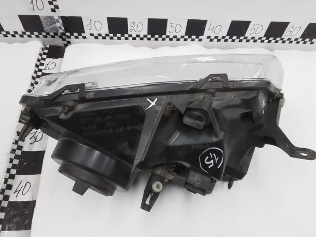 Фара левая для Renault Duster EU 2010-2015 на фотографиях