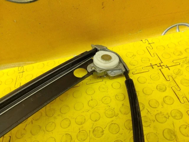 Мотор стеклоподъемника передний левый для Mercedes-Benz S class W220 1998-2005 на фотографиях