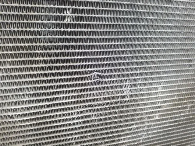 Радиатор кондиционера для Toyota Land Cruiser 200 (JDM) 2007-2013 на фотографиях