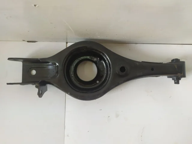 Рычаг задний левый нижний для Hyundai Tucson LM 2009-2015 на фотографиях