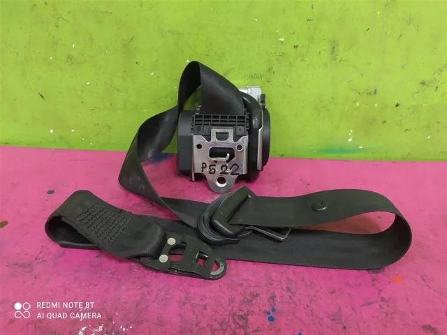 Ремень безопасности передний правый для Audi A4 B7 Avant 2004-2008 на фотографиях