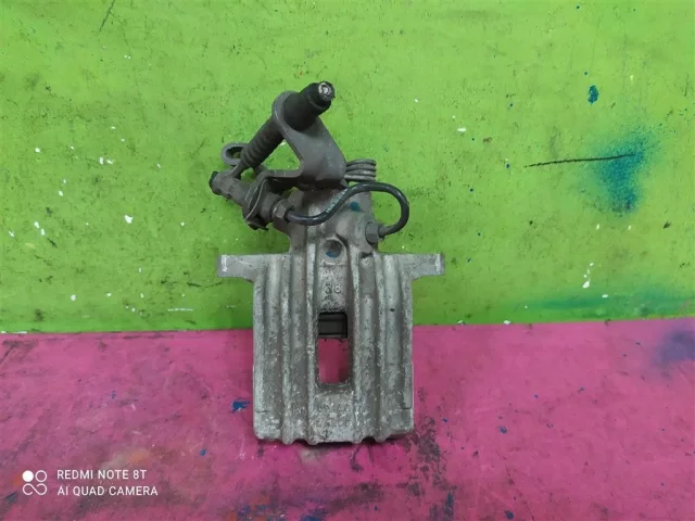 Суппорт задний правый для Skoda Octavia A5 Tour на фотографиях