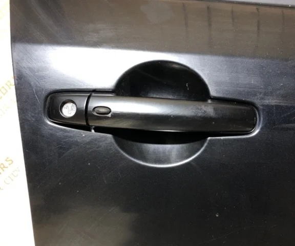 Дверь передняя правая для Suzuki SX4 2006-2009 на фотографиях