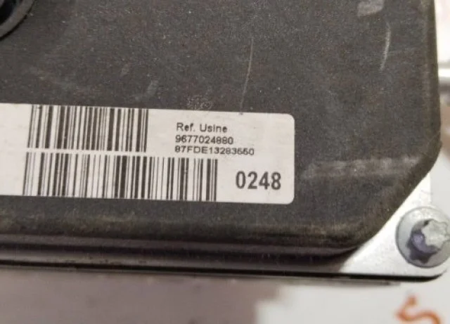 Блок ABS для Citroen C4 Седан 2010-2016 на фотографиях