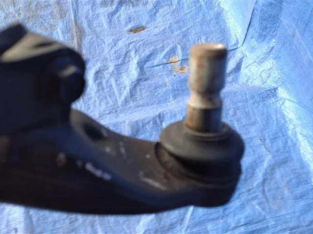 Рычаг передний правый нижний для Nissan Murano Z51 2007-2015 на фотографиях