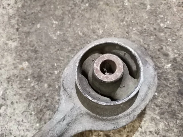 Рычаг передний правый верхний для Mercedes-Benz S class W221 2005-2013 на фотографиях